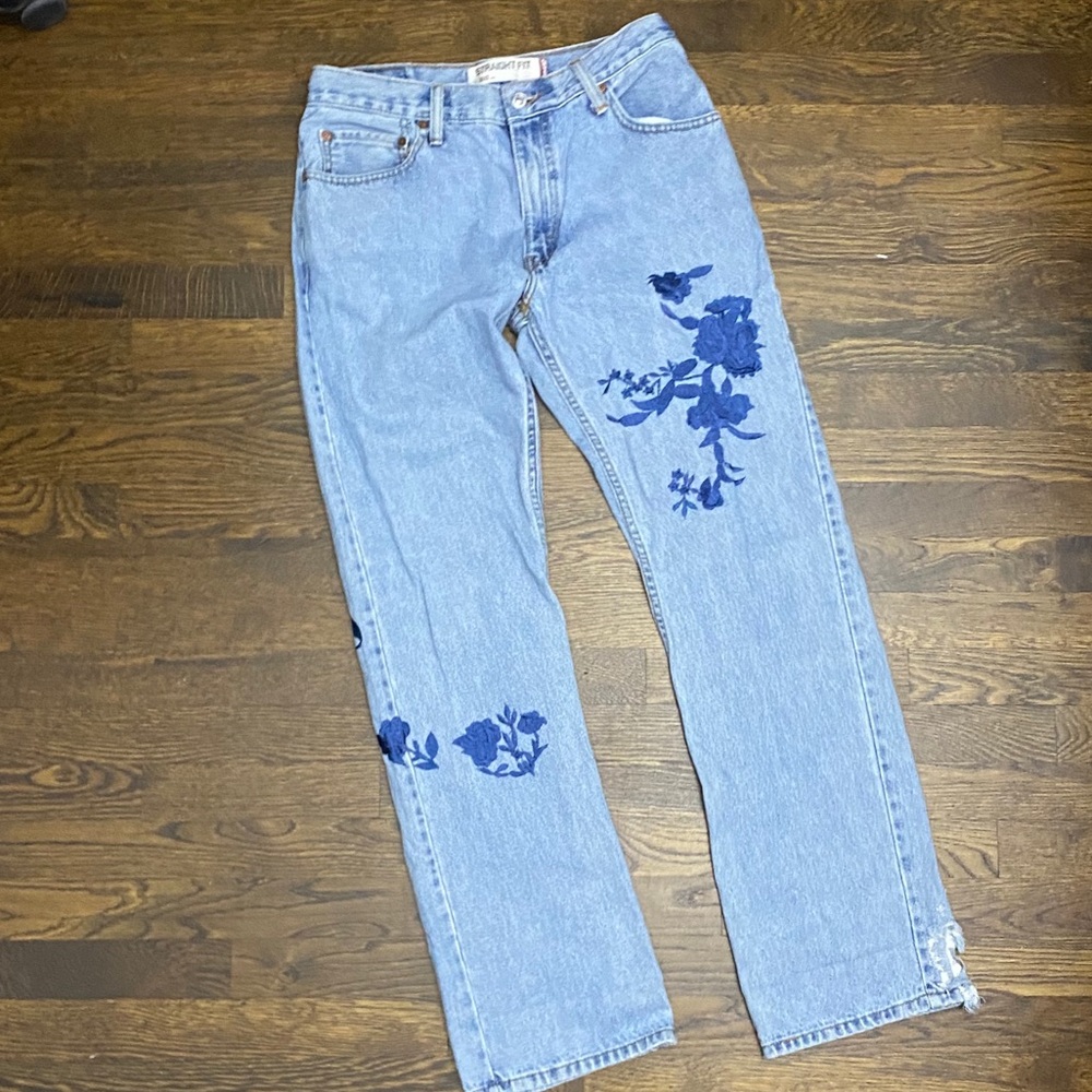 Vintage Levi’s 505 floral embroidered blue jeans